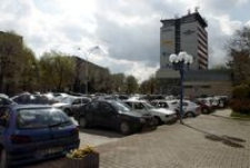 Ul. Słowackiego - parking przed Elektromontażem [Fotografia]
