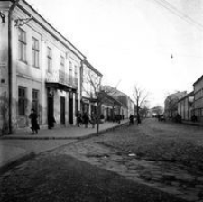 [Skrzyżowanie ulic Piłsudskiego (dawna ul. Lwowska) i Głowackiego] [Fotografia]