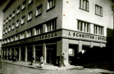[Sklep firmy I. Schaitter i Spółka przy ul. Grunwaldzkiej 6 w Rzeszowie nr 1] [Fotografia]